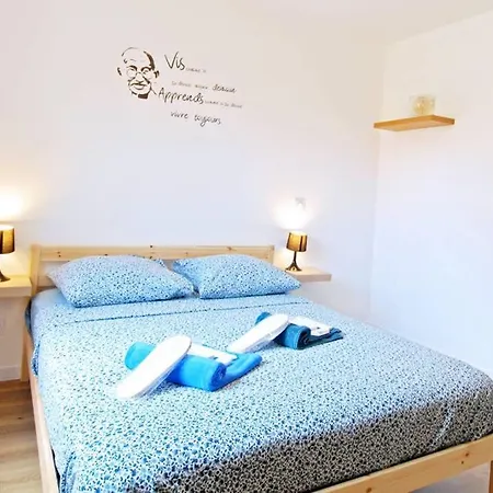 Appartement T4 Pour 6-8 Pers+terrasse Proche Du Cours Julien Marseilles